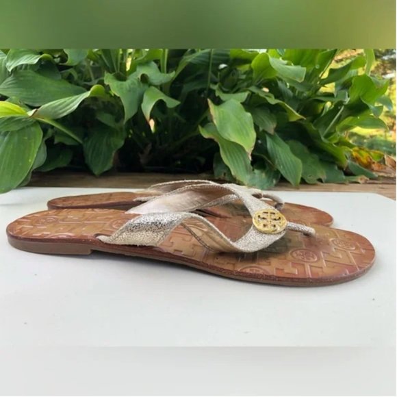 Tory Burch silver with gold tone TB logo women’s sandals size 8.5-9 - Picture 7 of 9